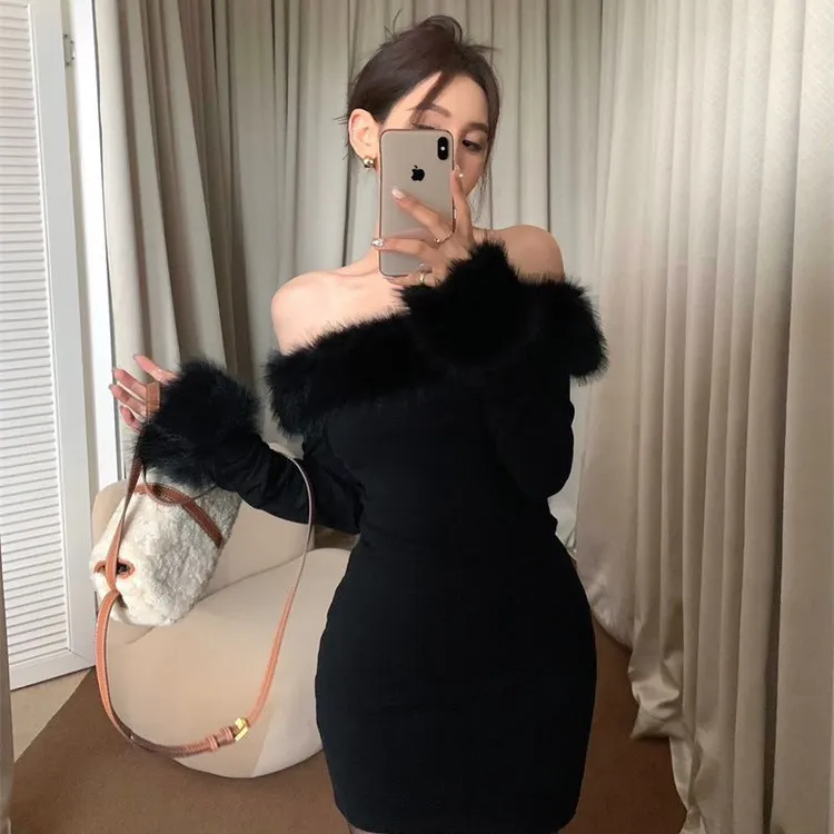 性感黑色拼接一字连衣裙毛毛短裙修身腰包气质身材辣妹裙子长袖