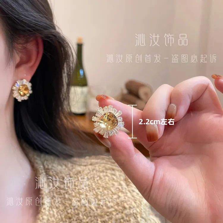 【沁汝饰品】QR181方糖花朵耳拍轻奢简约气质高级