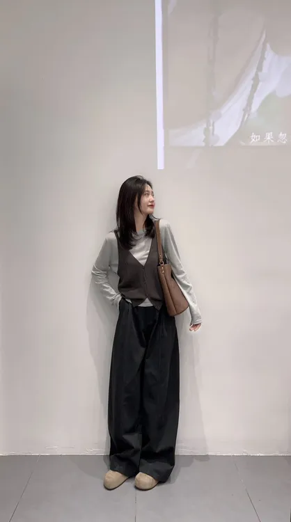 套装女秋2025新款爆款洋气韩系慵懒风内搭长袖吊带马甲百搭阔腿裤