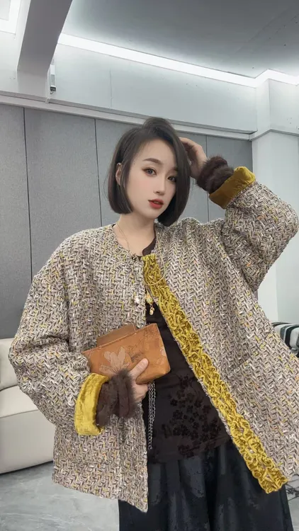 【娜娜推荐】羽绒服女冬季新款圆领花线保暖白鸭绒小香外套G9039