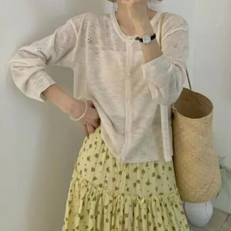 2025春夏韩系新款温柔显瘦薄针织上衣LK2502642