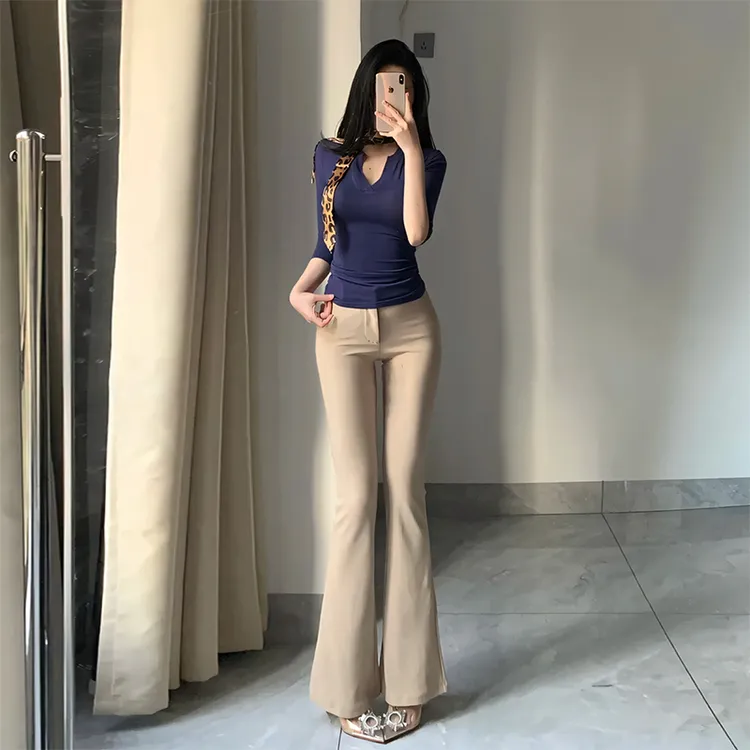 法式卡其色裤子女士春秋新款高腰垂感喇叭裤小个子显瘦微喇西装裤