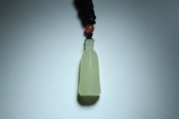 【翁仲】天然和田玉黄玉，尺寸：14×35.8×11mm，重量：8.2g