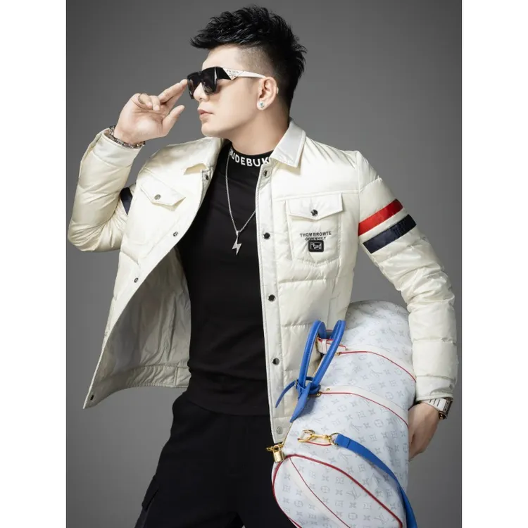 摩仕帝尼高端轻薄羽绒服男士2025冬季新款痞帅翻领时尚防寒服外套