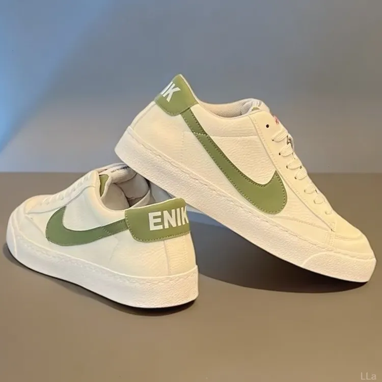 透气舒适新款潮流时尚春季高级感运动休闲鞋2025舒适百搭纯色皮面