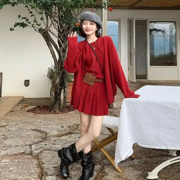 巨好看韩系早秋流行穿搭一整套装红色针织背心连衣裙子女2025新款