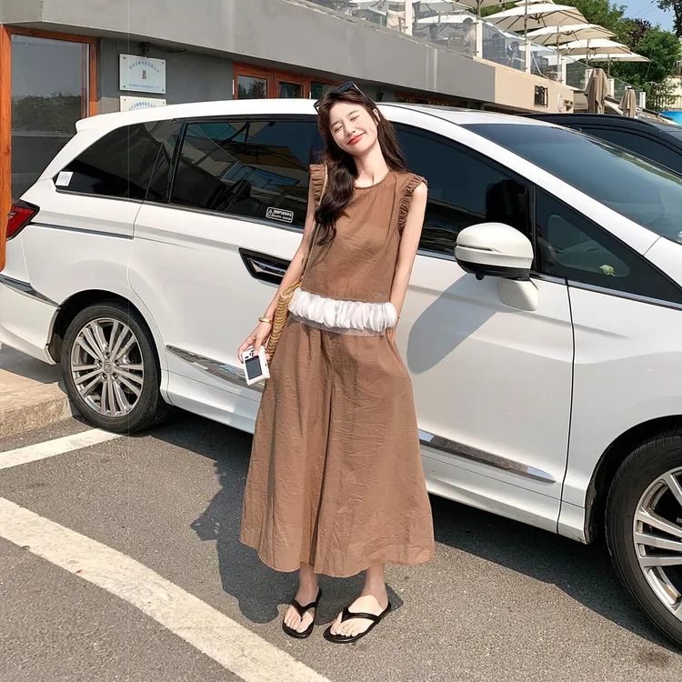 咖色无袖花边上衣阔腿裤套装2025新款女夏季复古高级松弛感两件套