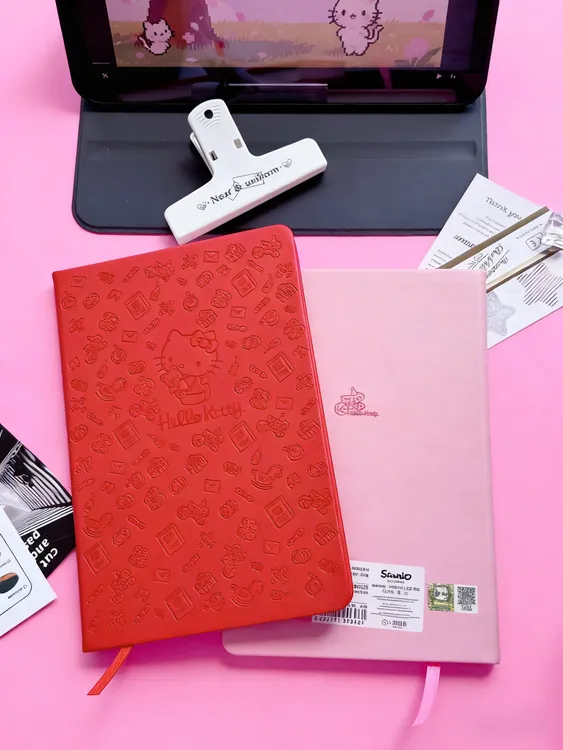 三丽鸥正版helloKitty皮面笔记本高颜值少女心日记本学生礼物精致