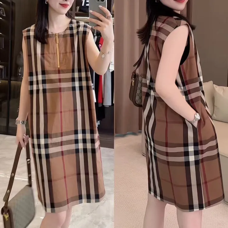 中长款格子显瘦裙子宽松遮肚