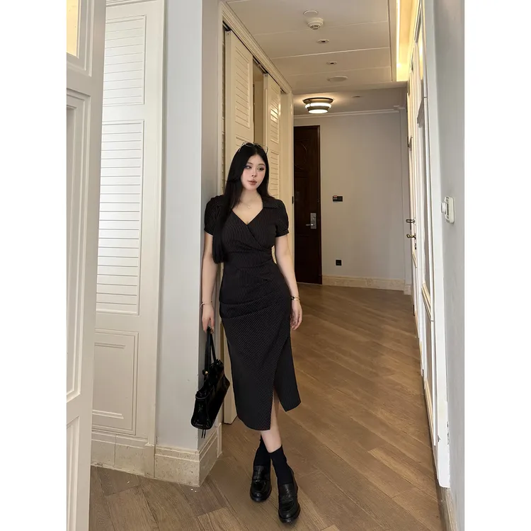 黑泽玄七“graceful经纪裙”夏季微胖显瘦通勤修身收腰条纹连衣裙女