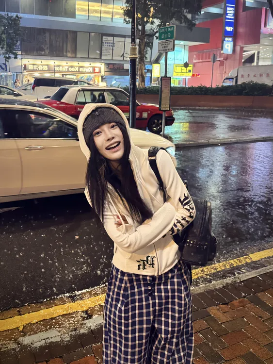 美式辣妹字母印花连帽卫衣针织衫女秋季修身显瘦短款外套港风上衣