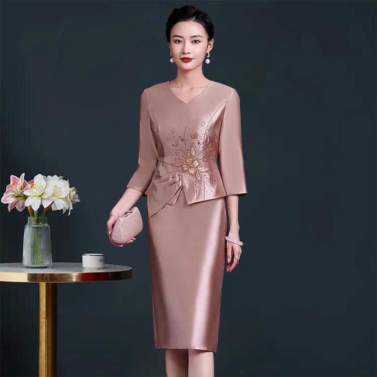 2025春秋新款高贵洋气妈妈婚礼礼服高档连衣裙年轻款喜婆婆婚宴装