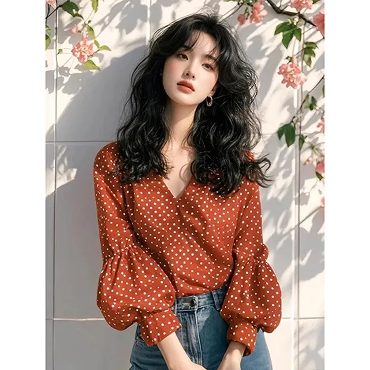 宽松V领波点灯笼袖衬衫女士2025春秋新款显瘦气质时尚高级感上衣