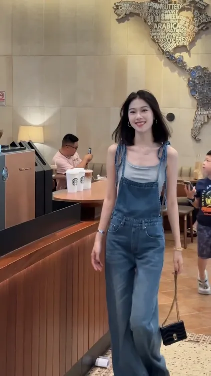 设计感复古水洗蓝色牛仔背带裤长裤女夏季百搭减龄背心吊带两件套