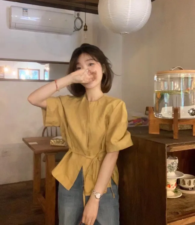 法式气质黄色收腰圆领衬衣女夏季设计感小众短袖衬衫上衣搭配裤子
