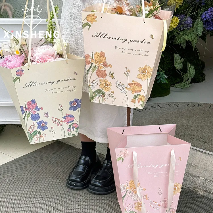 芯苼 原创爱在花丛梯形手提袋花束礼品盒手工花艺diy礼物包装材料