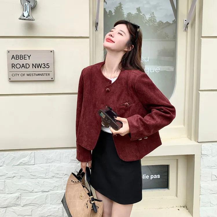 安可拉红麂皮绒短外套女款秋2025新款小个子流行爆款圆领夹克上衣