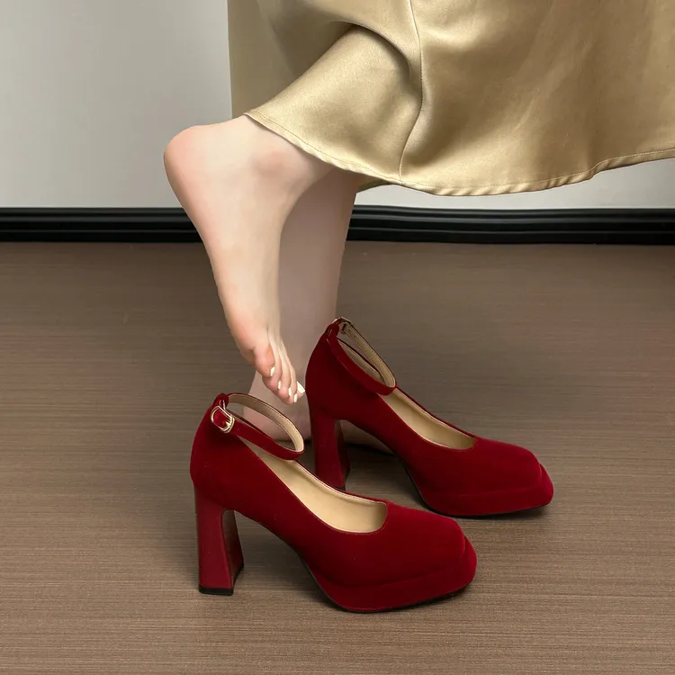 红色高跟鞋女粗跟厚底防水台增高秀禾服订婚鞋伴娘鞋新娘鞋婚鞋女
