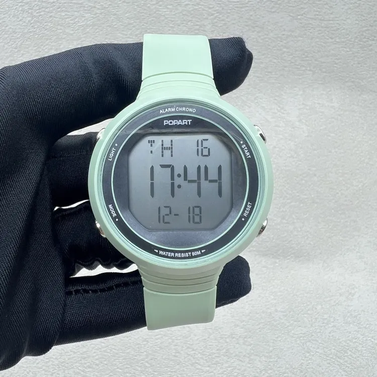 【真的高端】出口品牌PP运动男女表,日本机芯,做工很好,专柜几百