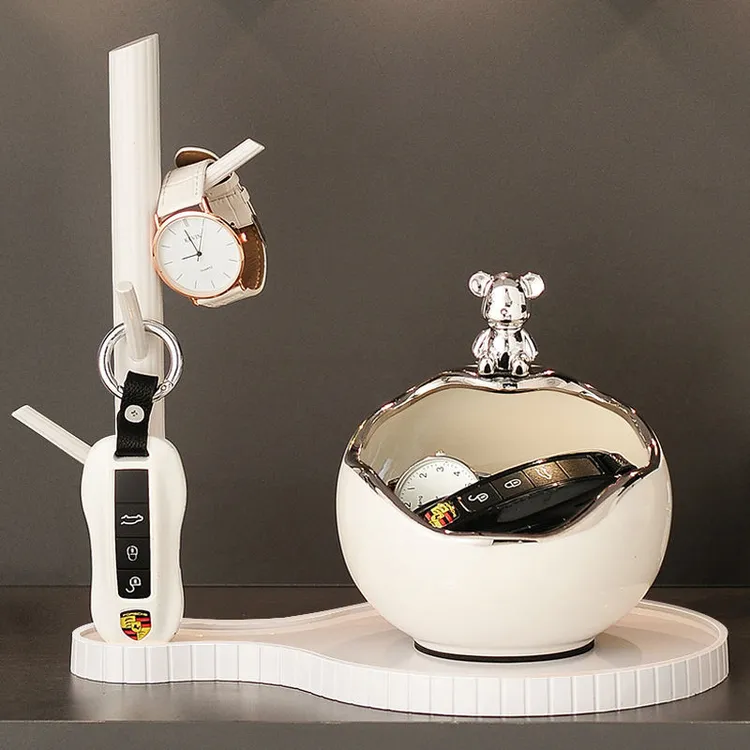 潮流入户玄关放钥匙置物架收纳摆件轻奢高档客厅暴力熊饰品电视柜