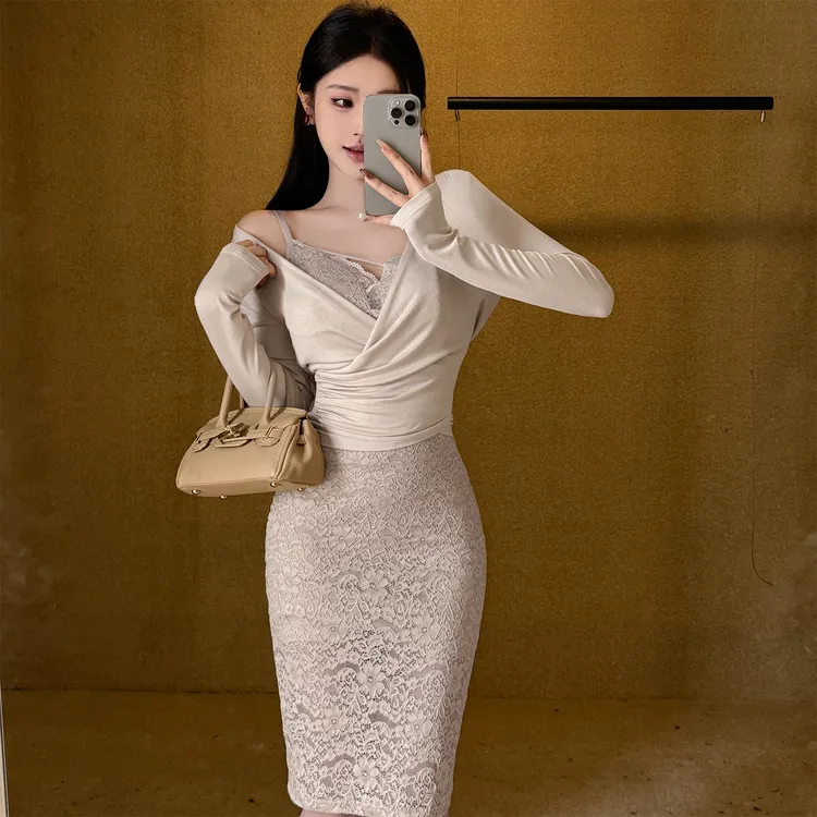 小可WIWI纯欲交叉V领口长袖女秋季套装吊带连衣裙蕾丝包臀裙女潮