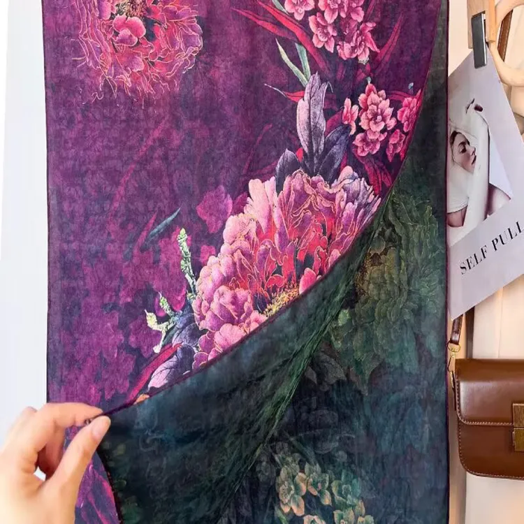 爆款女围巾高级感新中式披肩四季可用70*180双面双色花萝提花丝巾