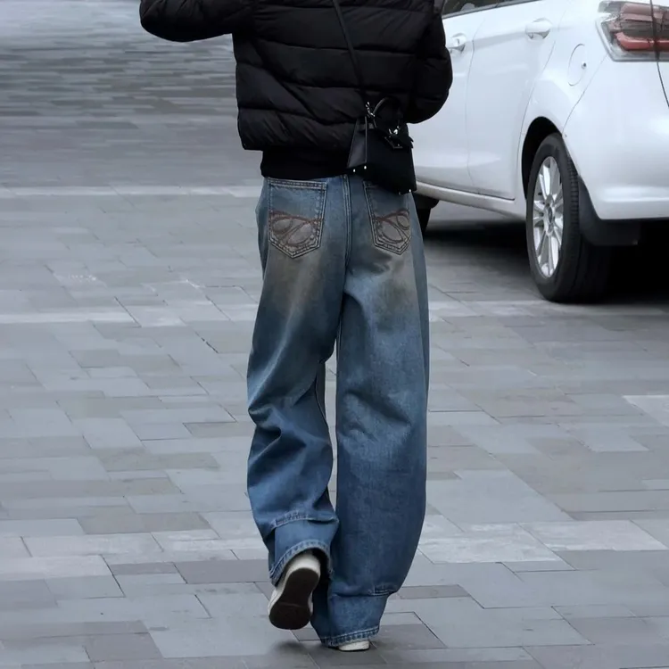 复古做旧弯刀牛仔裤女2025新款秋冬宽松加绒显瘦松弛感高腰阔腿裤
