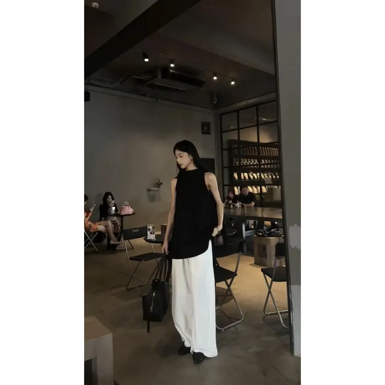 夏季新款设计感宽松挂脖无袖上衣知性风衣服高腰休闲阔腿裤两件套