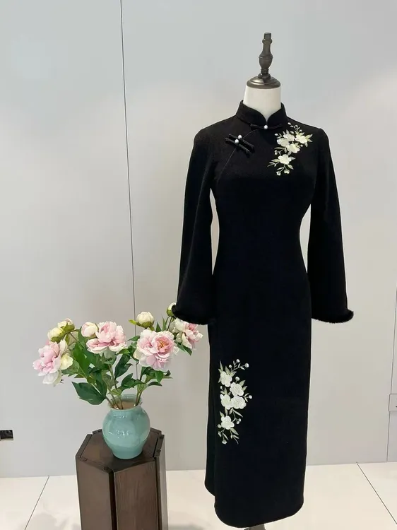 【华夫人】黑色雪尼尔冬季新品气质优雅修身日常旗袍