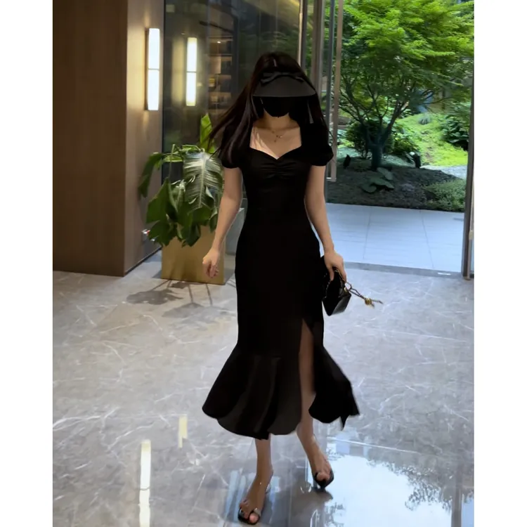 法式高级感黑色显瘦连衣裙女2025夏季新款修身高级感气质小黑裙