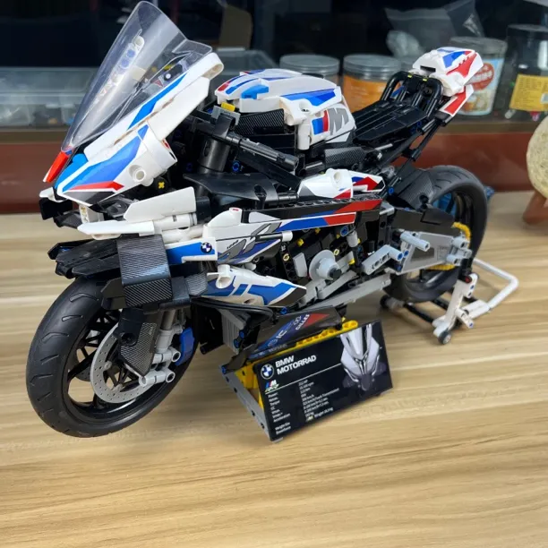 宝马M1000RR珍藏积木拼装摩托车模型摆件益智玩具积木车父亲节