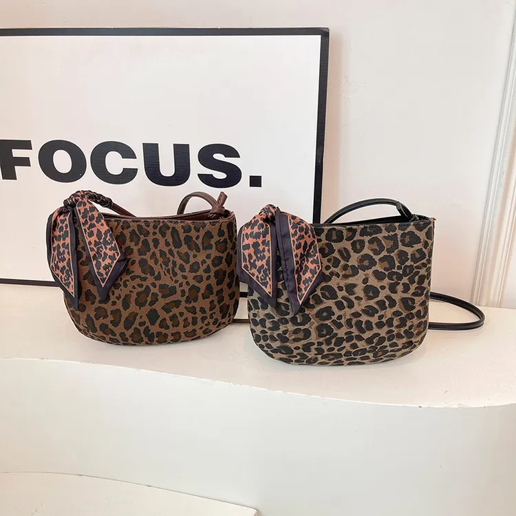 豹纹2025秋冬新款休闲时尚百搭个性单肩斜挎包包女款马鞍单肩包