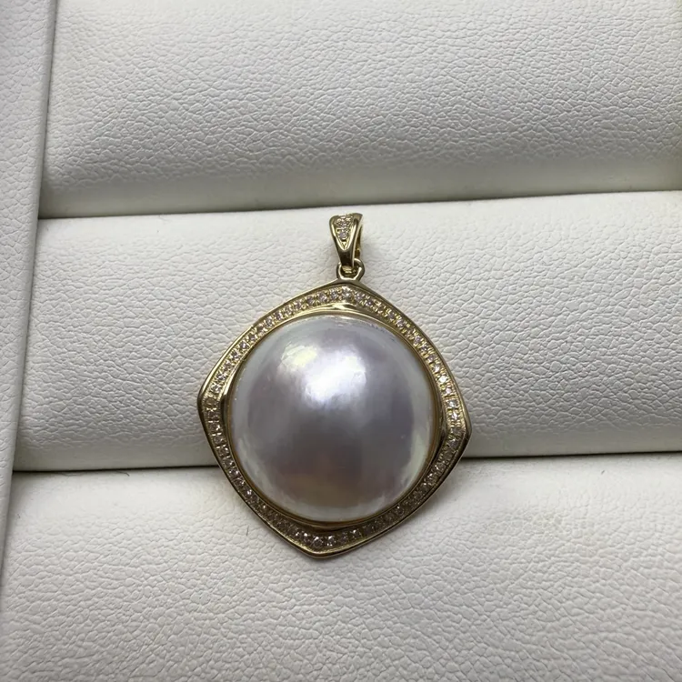 海水澳白马贝方形满钻包边款18K金全能扣吊坠