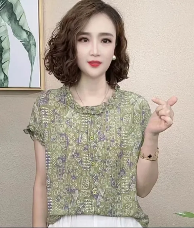 《专柜品质》夏季新款时尚洋气百搭休闲气质宽松碎花上衣妈妈装w