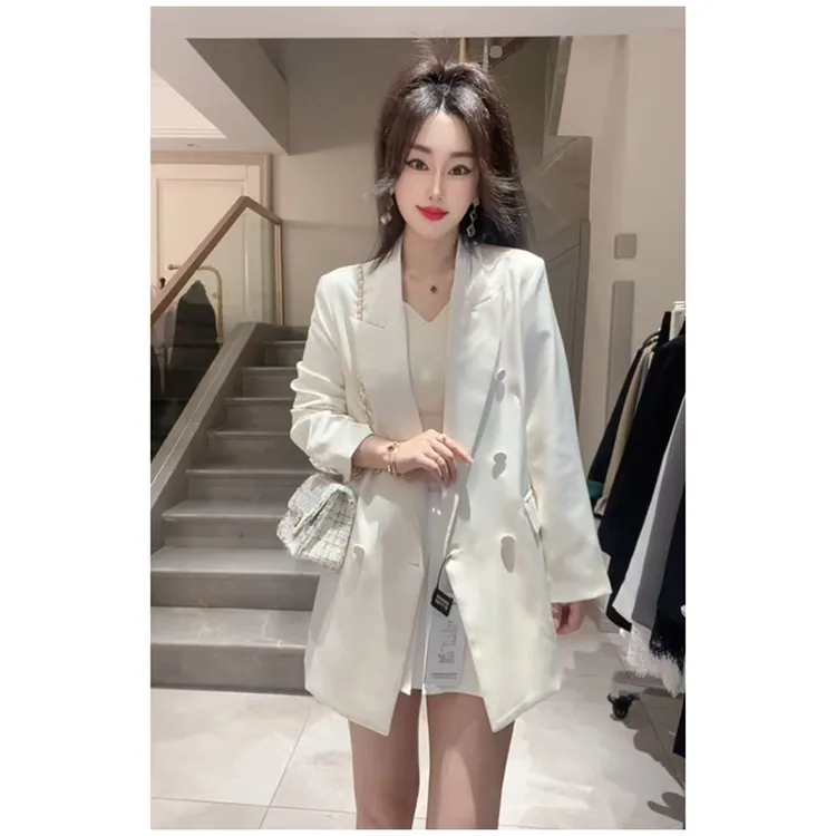 光泽感西装外套女春夏新款高级感小众双排扣休闲西服上衣