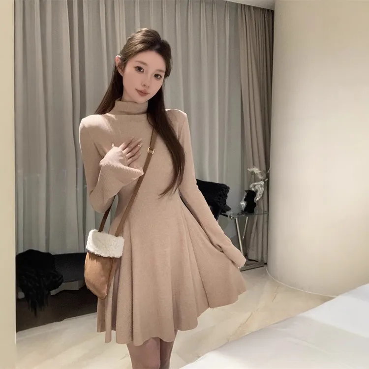 高领法式气质收腰长袖针织连衣裙女2024秋冬显瘦百搭打底裙A字裙