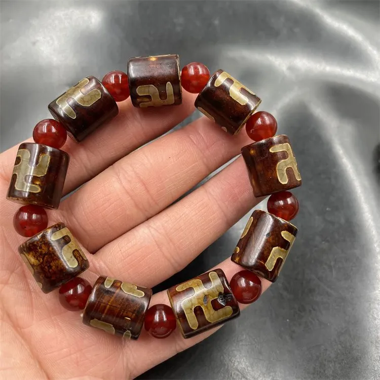 藏传万字红玛瑙桶珠手串男女款百搭时尚玛瑙三眼桶珠手链男女款