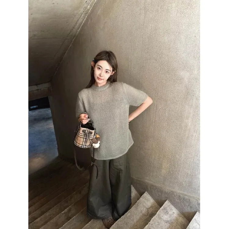 休闲减龄灰色针织短袖T恤女百搭裤子一整套时尚穿搭2025秋季新款