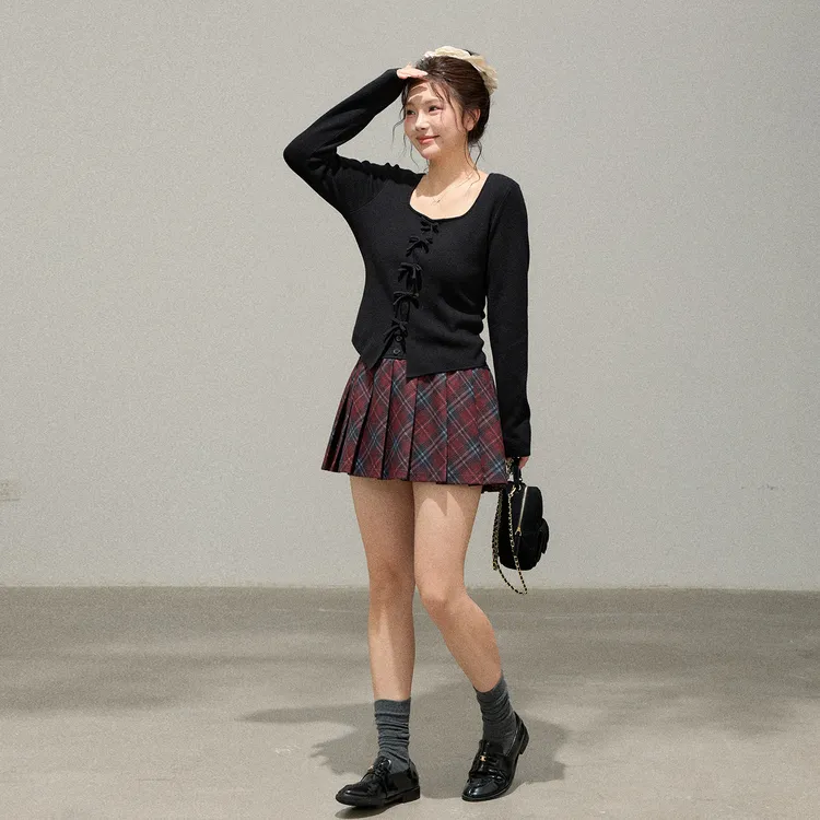 张大人【留学笔记】大码女装微胖妹妹元气学院风针织衫搭格纹百褶裙