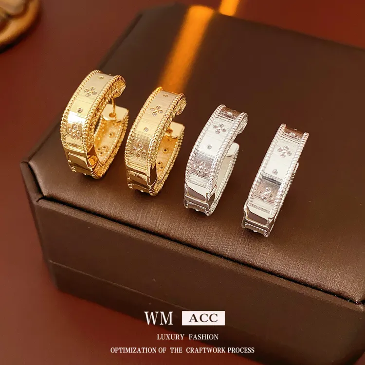 铜合金耳饰 金属拉丝花朵耳扣时尚百搭精致耳环轻奢高级小众耳饰