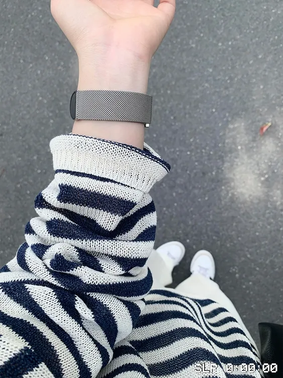 CHAO级！轻薄透气和纸纱镂空设计纸片人感条纹针织罩衫女百搭上衣