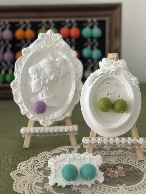 非金属布艺耳饰 多巴胺羊毛毡实心毛球银钩耳环