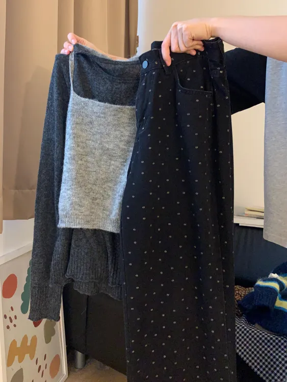 2025秋韩版慵懒风设计感长袖上衣挂脖针织吊带高腰波点长裤三件套