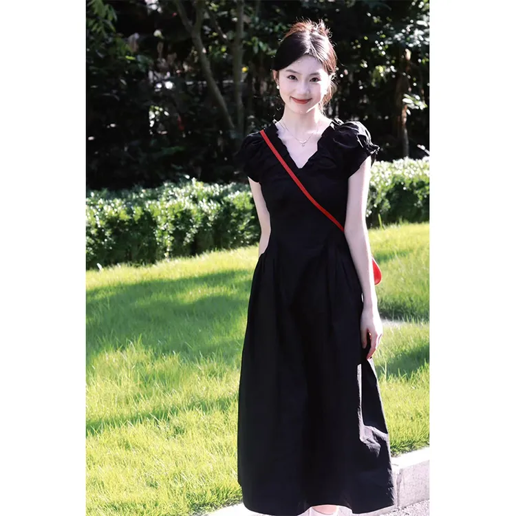 韩版黑色V领连衣裙女夏季新款褶皱收腰显瘦设计泡泡袖A字裙长裙子