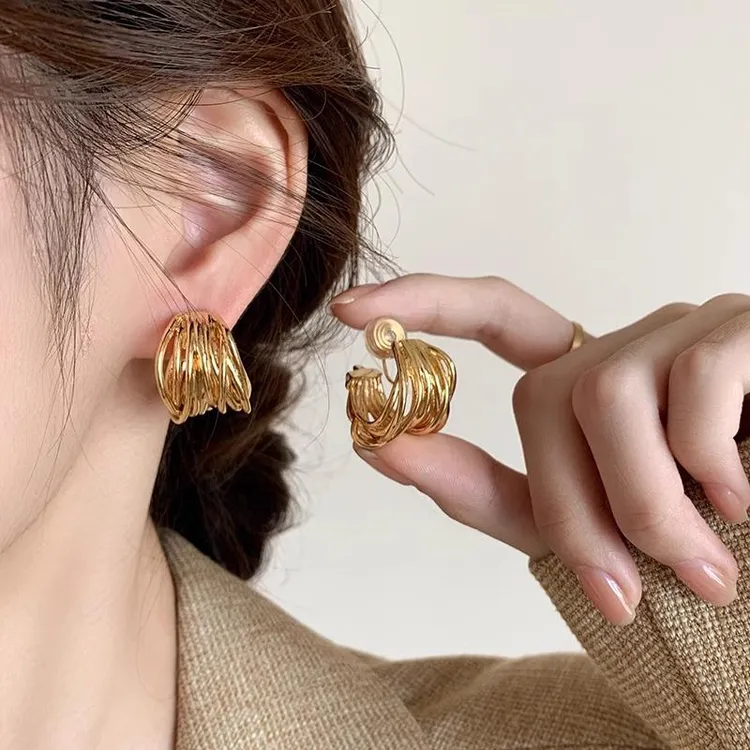 CK 合金耳饰 港风圈圈金色耳夹高级感气质耳钉网红时尚复古法式