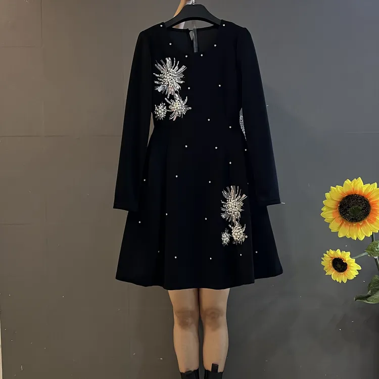 新款时尚重工钉珠气质优雅收腰显瘦大码连衣裙