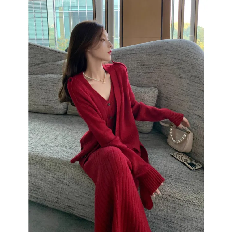 今年流行的潘多拉红套装女秋季新款小香风高级感红色连衣裙秋冬