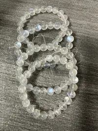 天然蓝月光单圈手串  微黑点，介意勿拍！！！（多样性发一条）