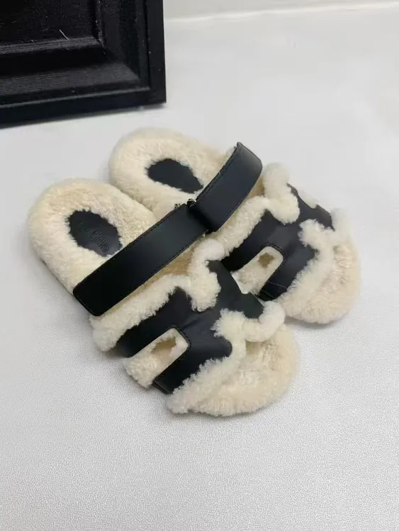 Maxi Mello 毛呢拖鞋