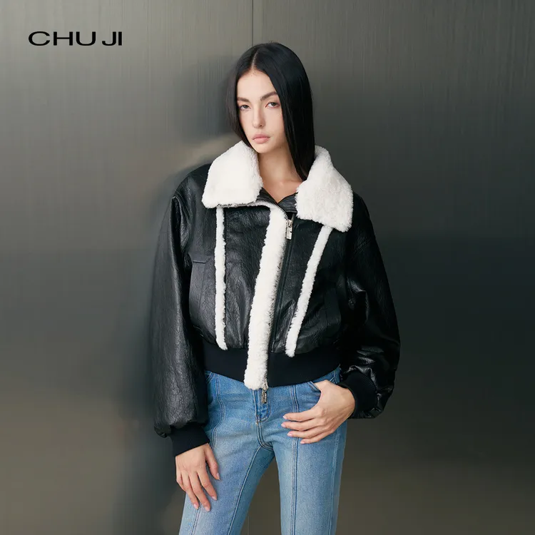 出迹 绒梦假日 毛领荔枝纹PU蛋白皮冬季外套女毛边夹克-E2Z2685W